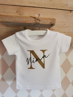 Letter t-shirt baby met naam en voorletter